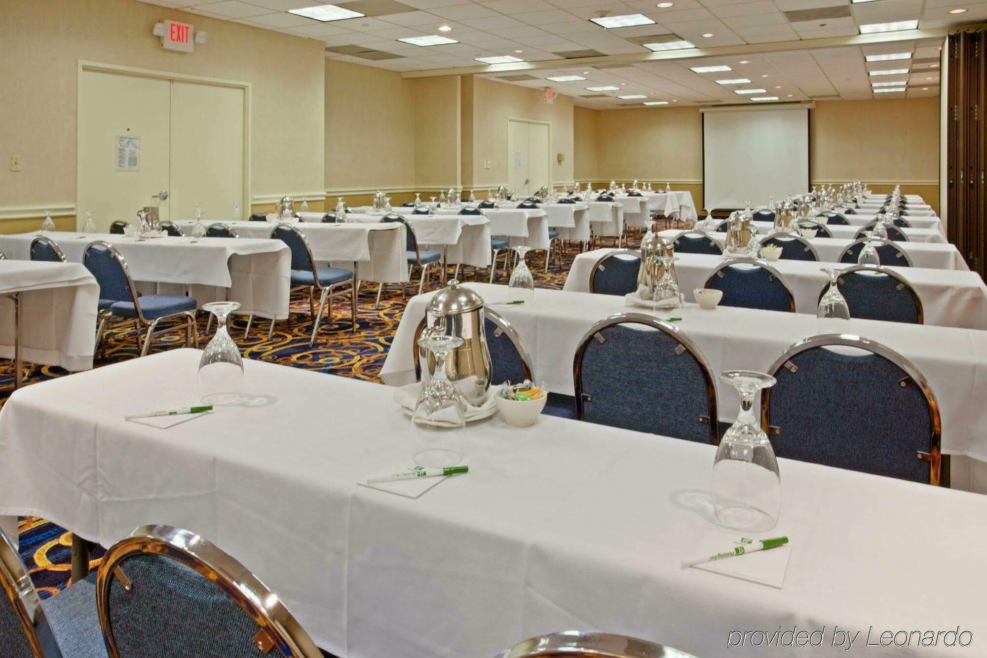 Wyndham Houston Hobby Airport Hotel South Houston Exterior photo