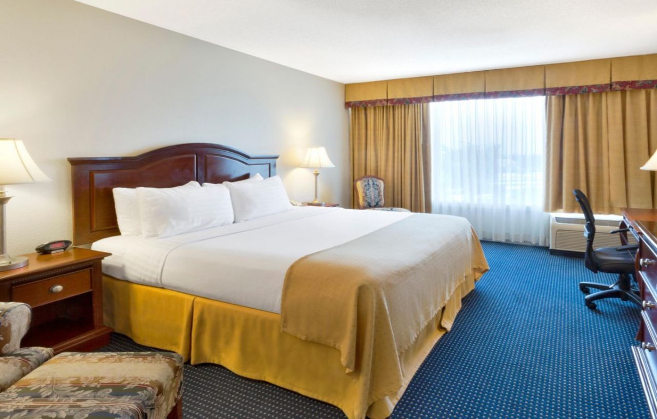 Wyndham Houston Hobby Airport Hotel South Houston Exterior photo